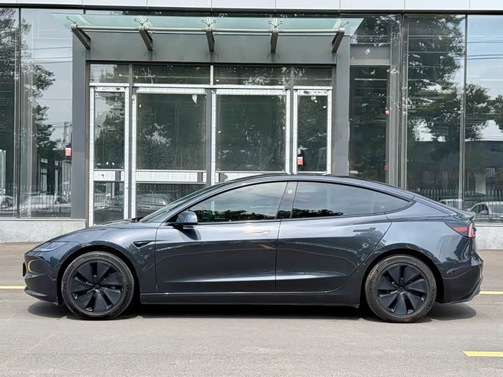 Tesla Model 3, 2024 — фото 5 из 9