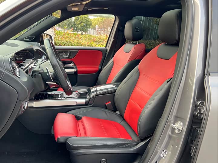 Mercedes-Benz GLB-Class AMG, 2022 — фото 8 из 9