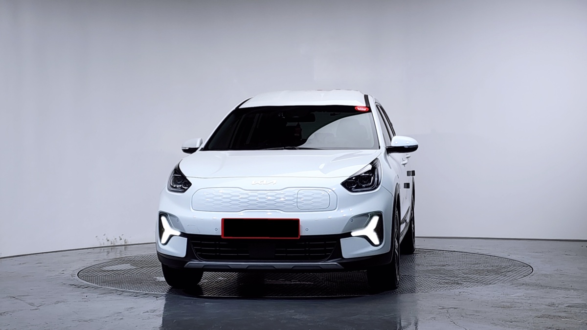 Kia Niro, 2023 — фото 3 из 12