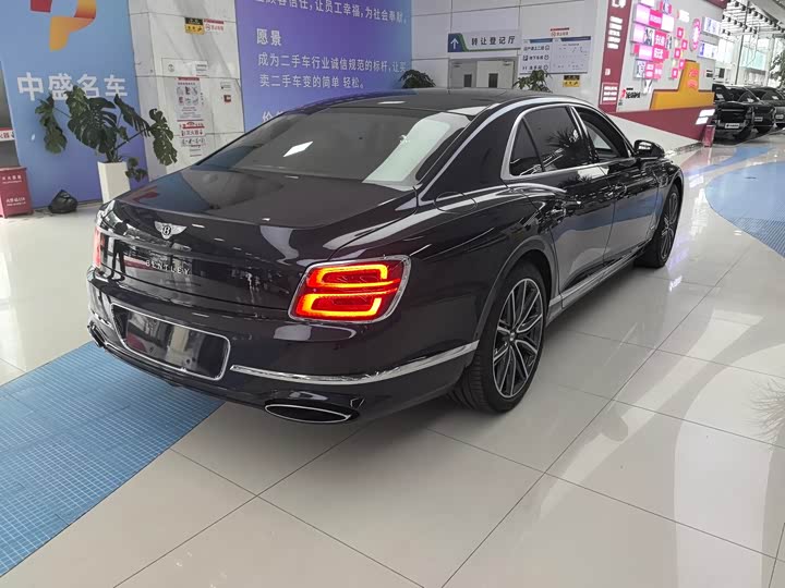 Bentley Flying Spur, 2022 — фото 4 из 9