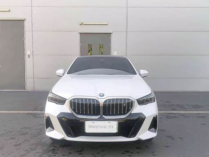 BMW i5, 2025 — фото 2 из 9