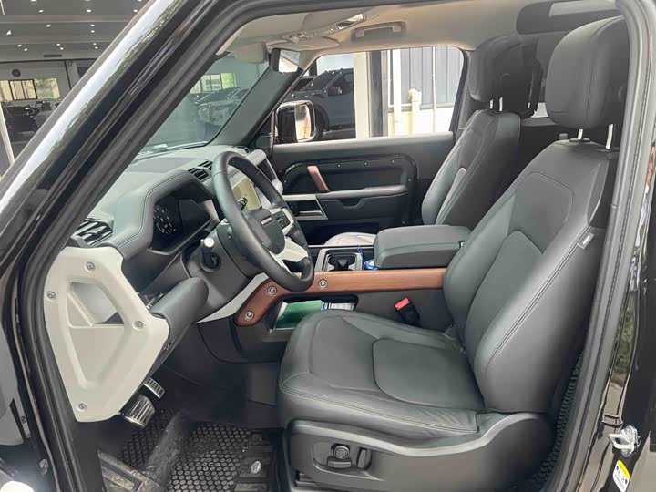 Land Rover Defender, 2023 — фото 4 из 5