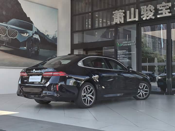 BMW i5, 2025 — фото 5 из 9