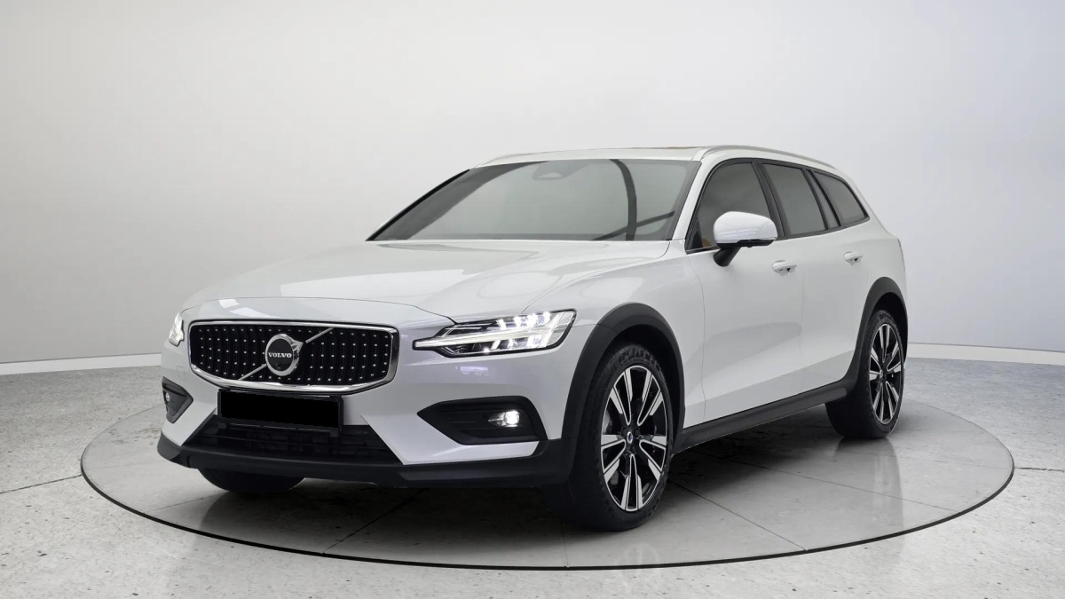Volvo V60, 2024 — купить в Ижевске под ключ