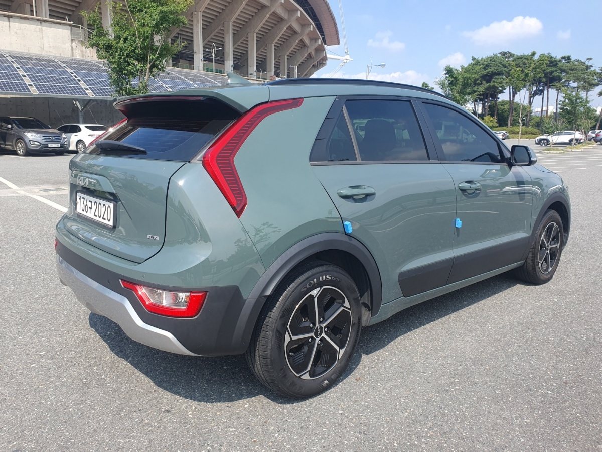 Kia Niro, 2022 — фото 7 из 12