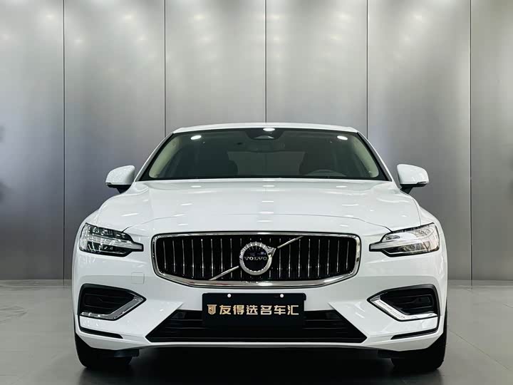Volvo S60, 2023 — фото 2 из 9