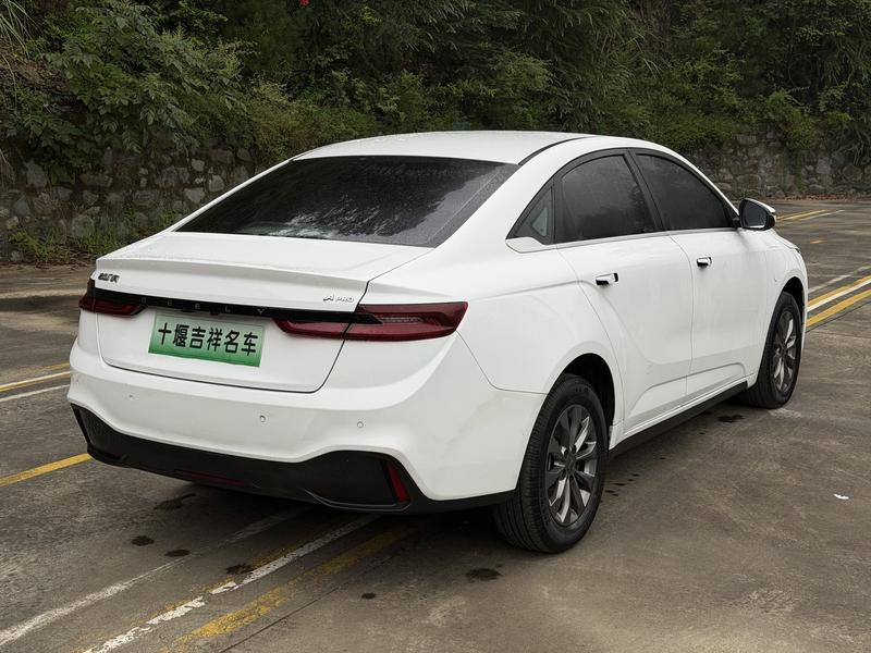 Geely Geometry A, 2023 — фото 6 из 11