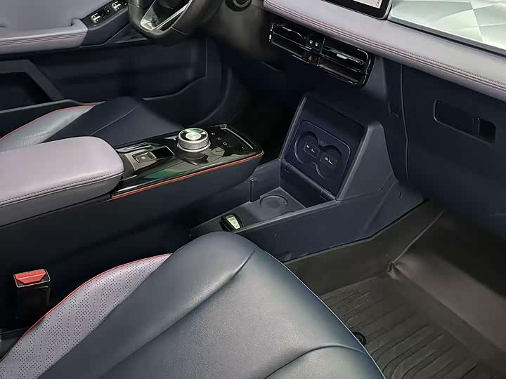 Geely Geometry E Firefly, 2022 — фото 8 из 9