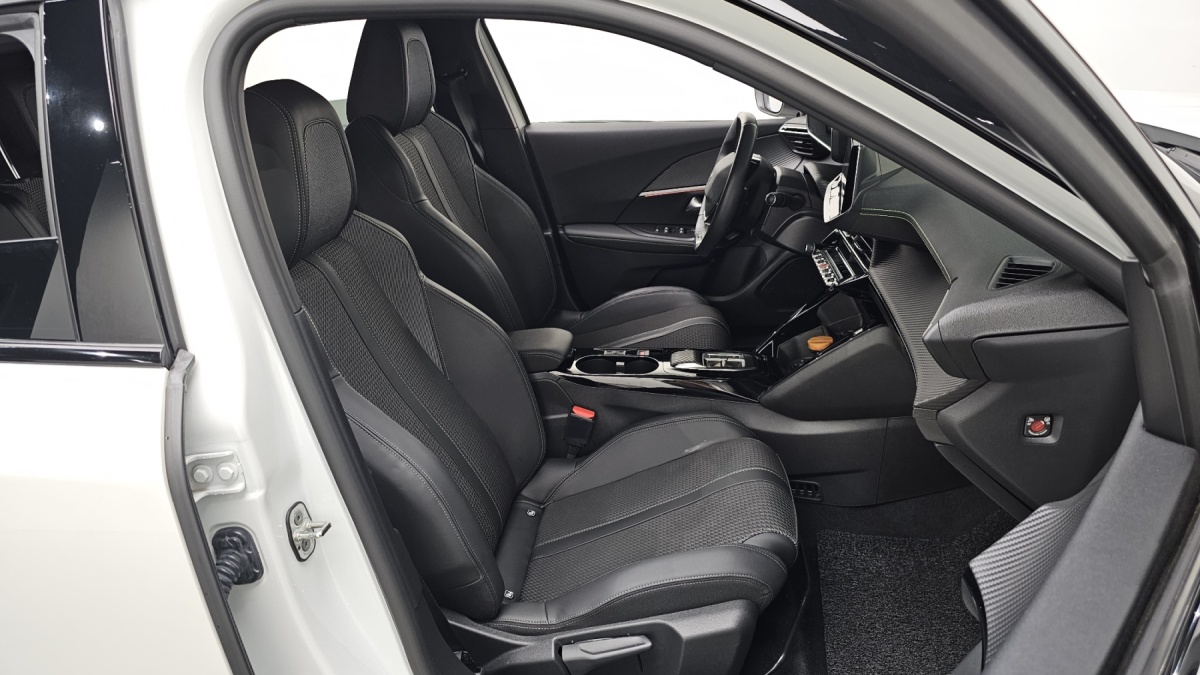 Peugeot 2008, 2023 — фото 11 из 12