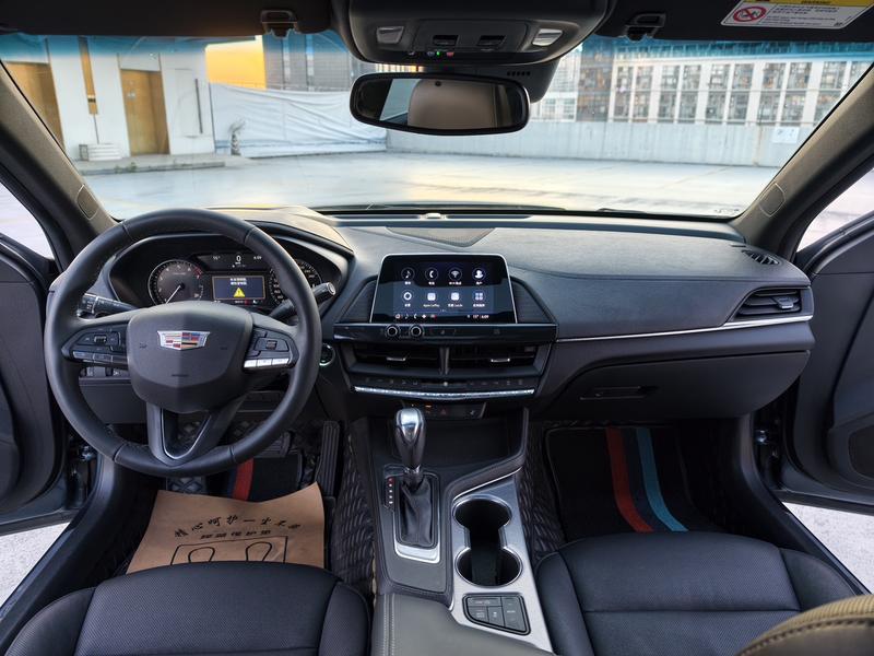 Cadillac CT4, 2021 — фото 10 из 12