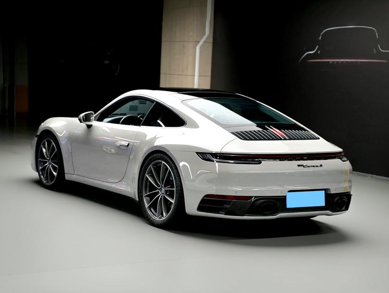 Porsche 911, 2023 — фото 3 из 9