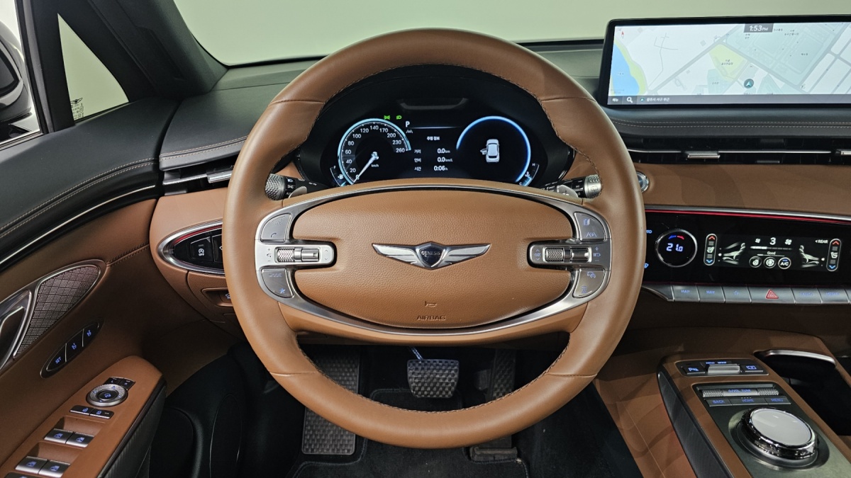 Genesis GV70, 2023 — фото 12 из 12