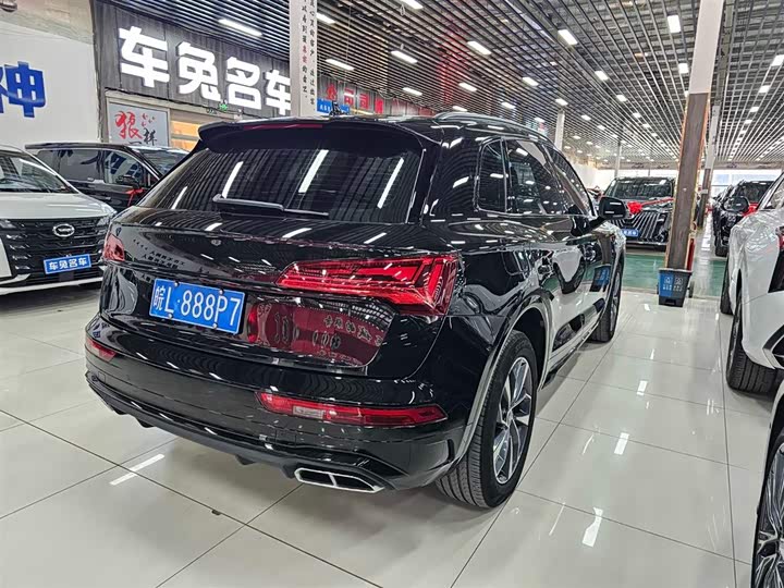 Audi Q5L, 2024 — фото 5 из 9