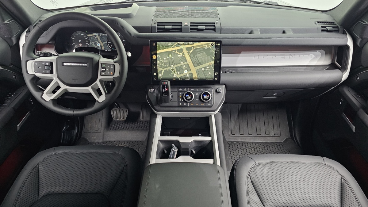 Land Rover Defender, 2025 — фото 9 из 12