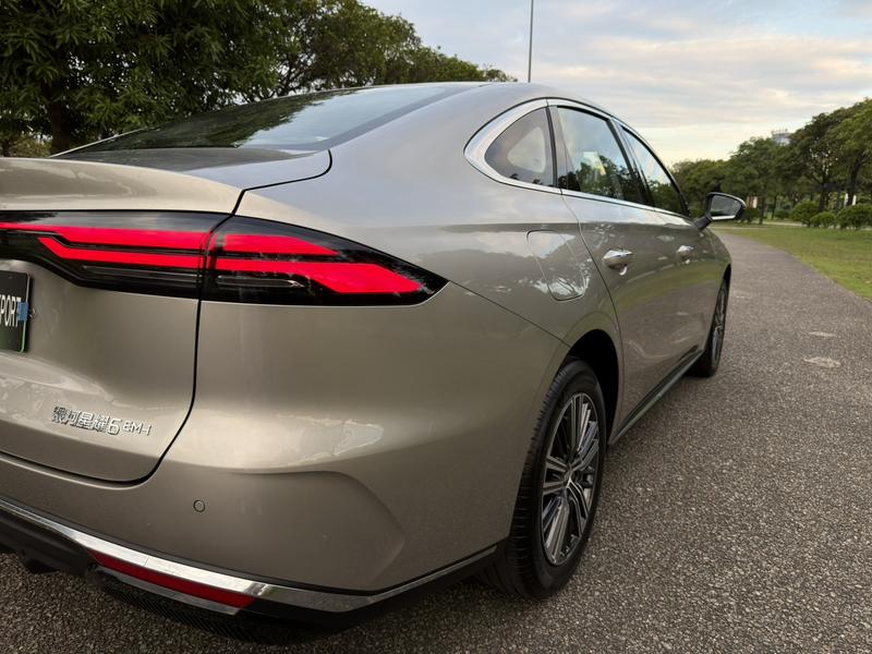 Geely Galaxy Starshine 6, 2025 — фото 6 из 12