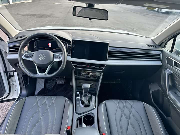 Volkswagen Tiguan L Pro, 2023 — фото 5 из 9