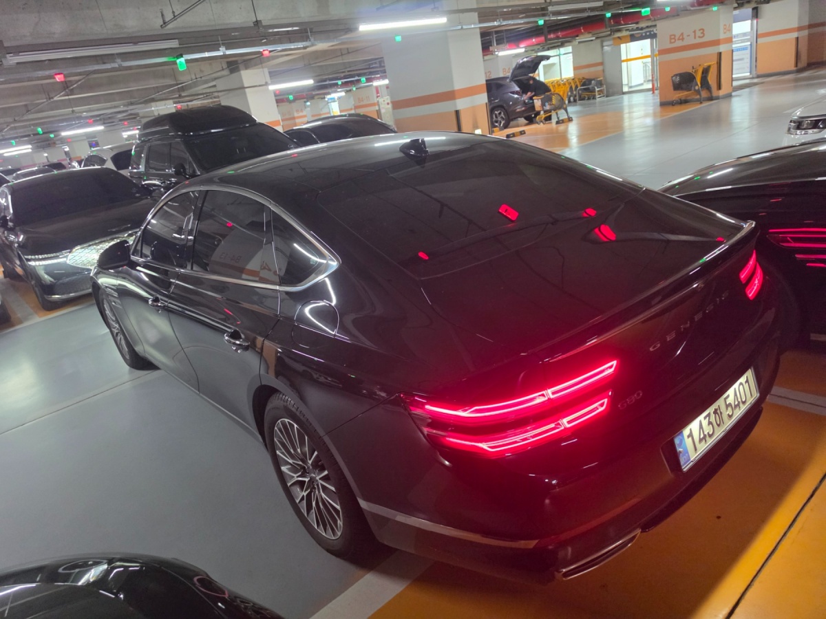 Genesis G80, 2022 — фото 4 из 9