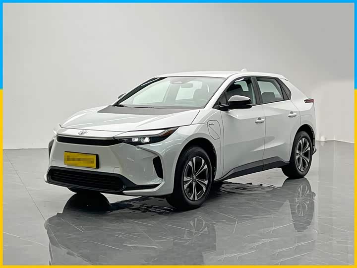 Toyota bZ4X Platinum, 2026 — купить в Москве под ключ
