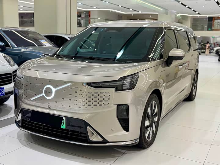 Volvo EM90, 2026 — купить в Перми под ключ
