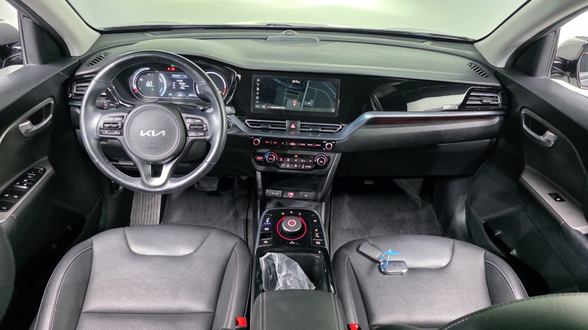 Kia Niro, 2023 — фото 7 из 12