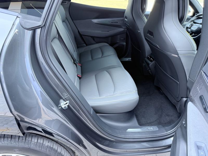 Lynk & Co 08 EM-P Hybrid, 2025 — фото 11 из 12