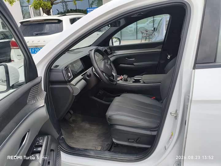 BYD Song Pro Hybrid, 2024 — фото 6 из 9