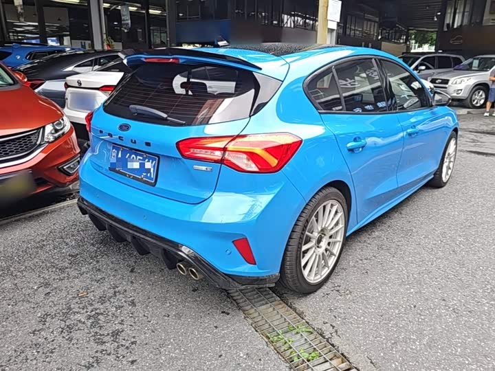 Ford Focus, 2023 — фото 7 из 9