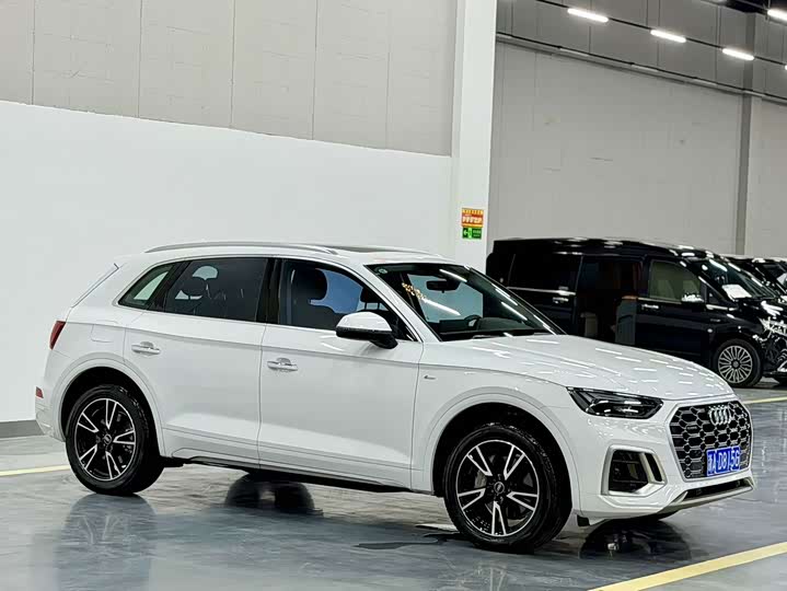 Audi Q5L, 2024 — купить в Санкт-Петербурге под ключ