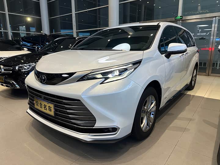 Toyota Sienna, 2024 — купить в Перми под ключ