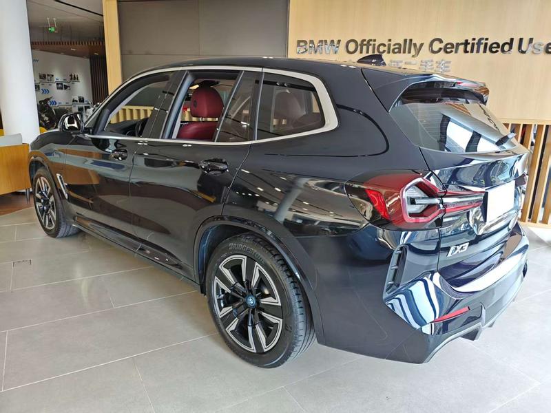 BMW iX3, 2023 — фото 2 из 9