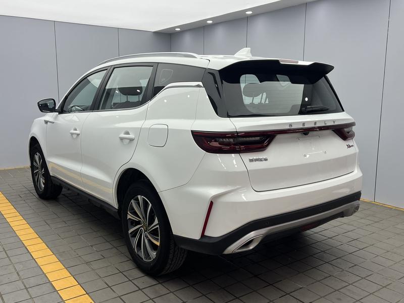 Geely Vision X6, 2022 — фото 4 из 12
