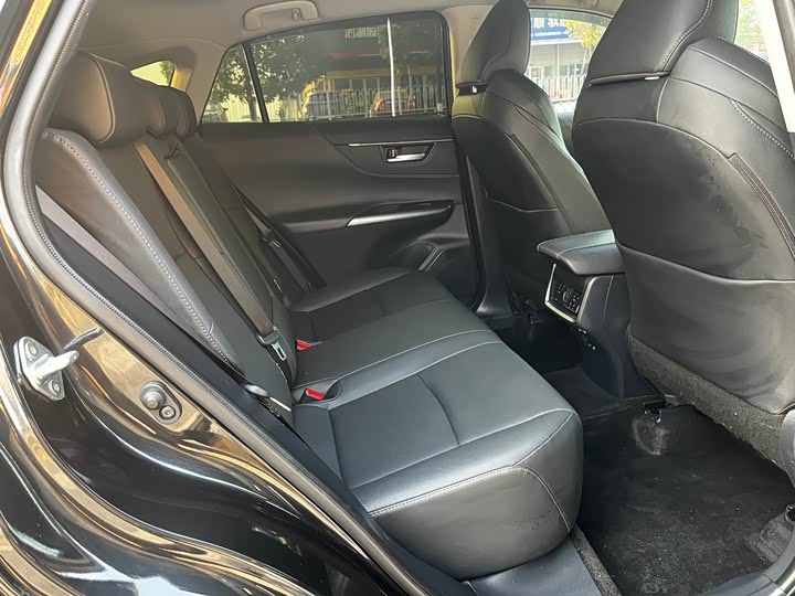 Toyota Venza, 2023 — фото 11 из 12