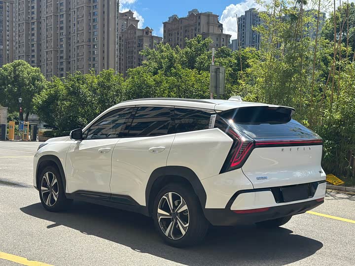 Geely Atlas L, 2025 — фото 6 из 9
