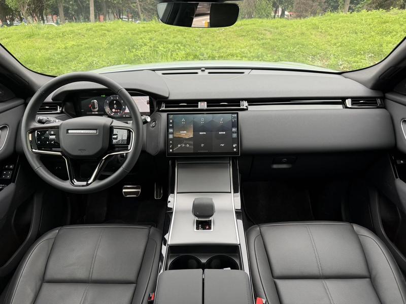 Land Rover Range Rover Velar, 2024 — фото 8 из 12
