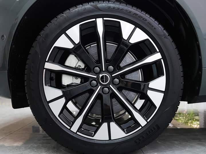 Volvo XC60 Hybrid, 2025 — фото 5 из 9