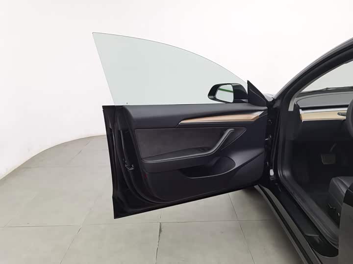 Tesla Model 3, 2022 — фото 8 из 9