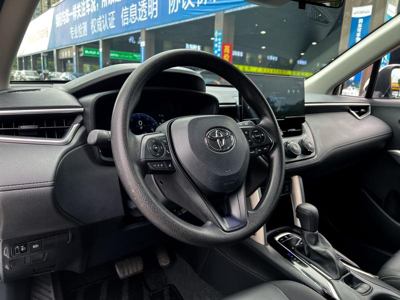 Toyota Corolla Cross, 2024 — фото 11 из 12