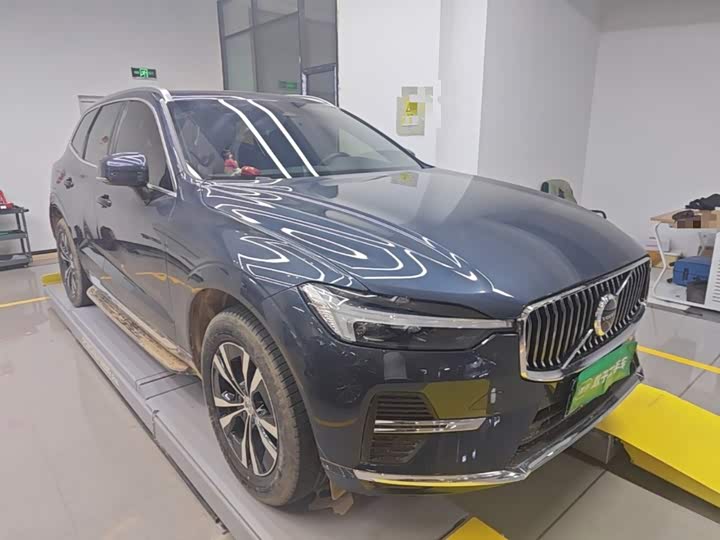 Volvo XC60, 2022 — фото 4 из 9