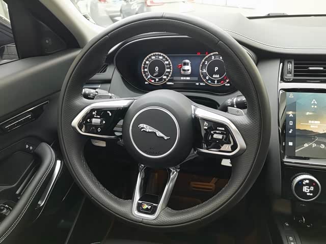 Jaguar E-Pace, 2023 — фото 4 из 9