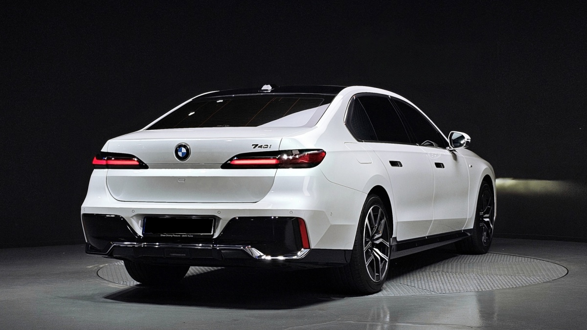 BMW 7 Series, 2022 — фото 2 из 12