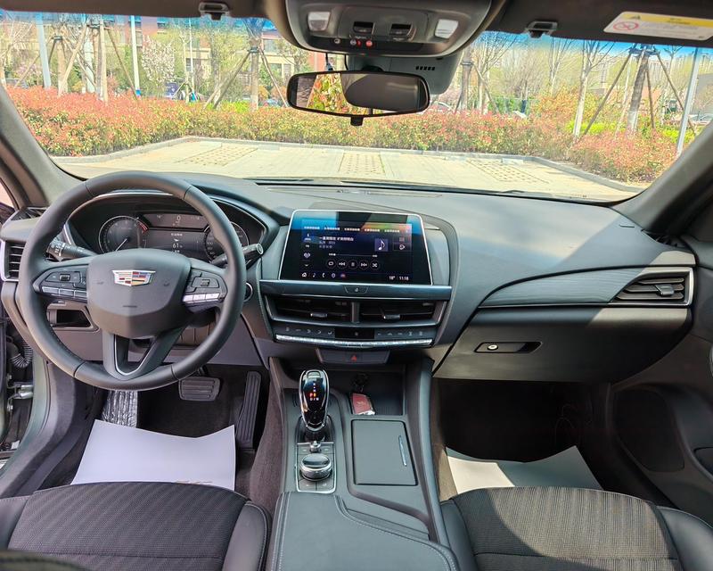 Cadillac CT5, 2022 — фото 9 из 12