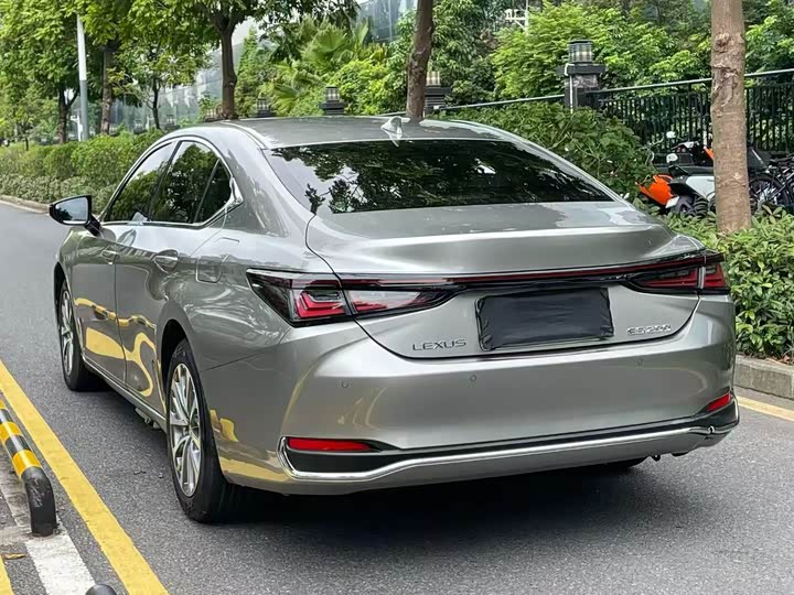 Lexus ES, 2024 — фото 7 из 9