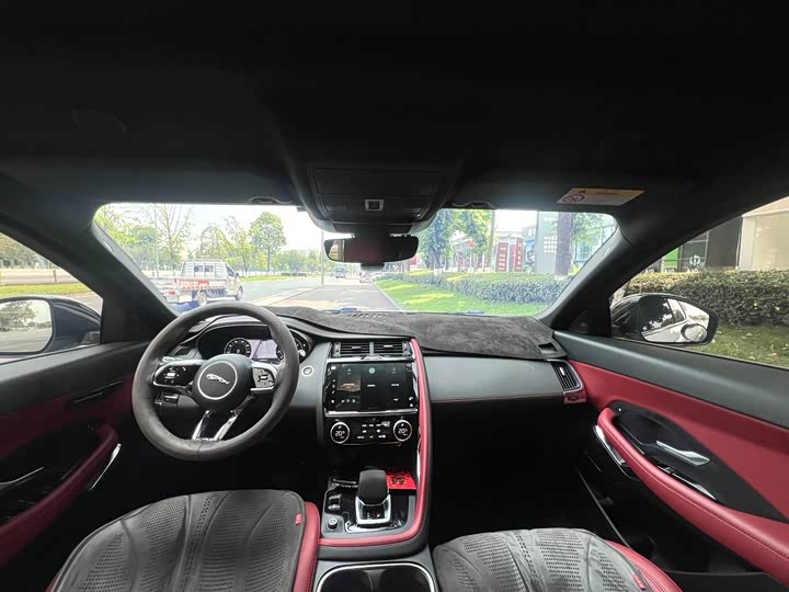Jaguar E-Pace, 2023 — фото 7 из 9