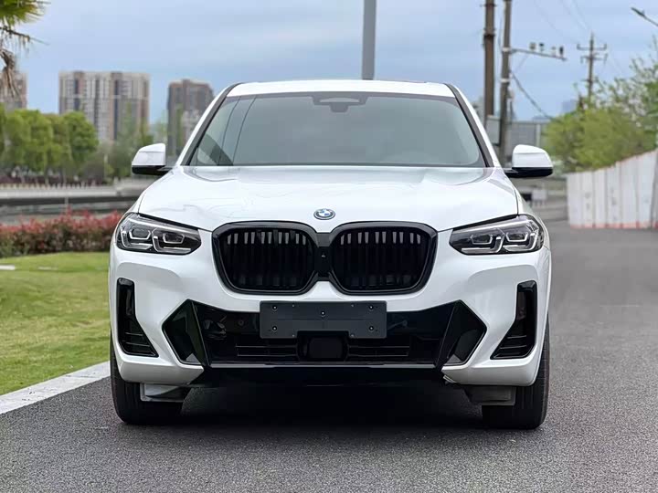 BMW iX3, 2023 — фото 2 из 9