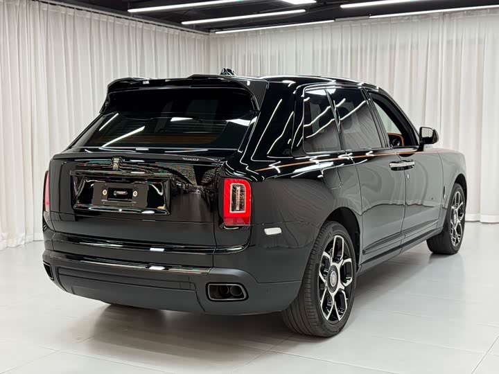 Rolls-Royce Cullinan, 2022 — фото 6 из 9