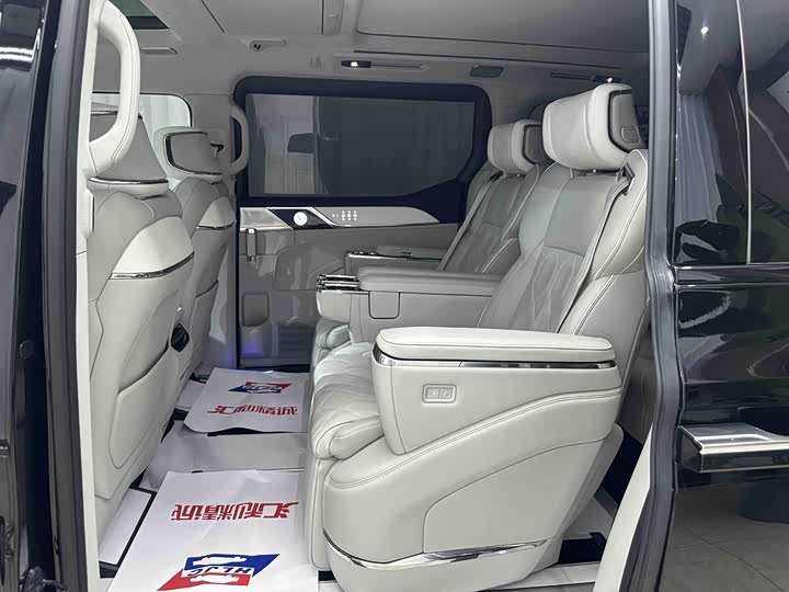Volvo EM90, 2024 — фото 9 из 9