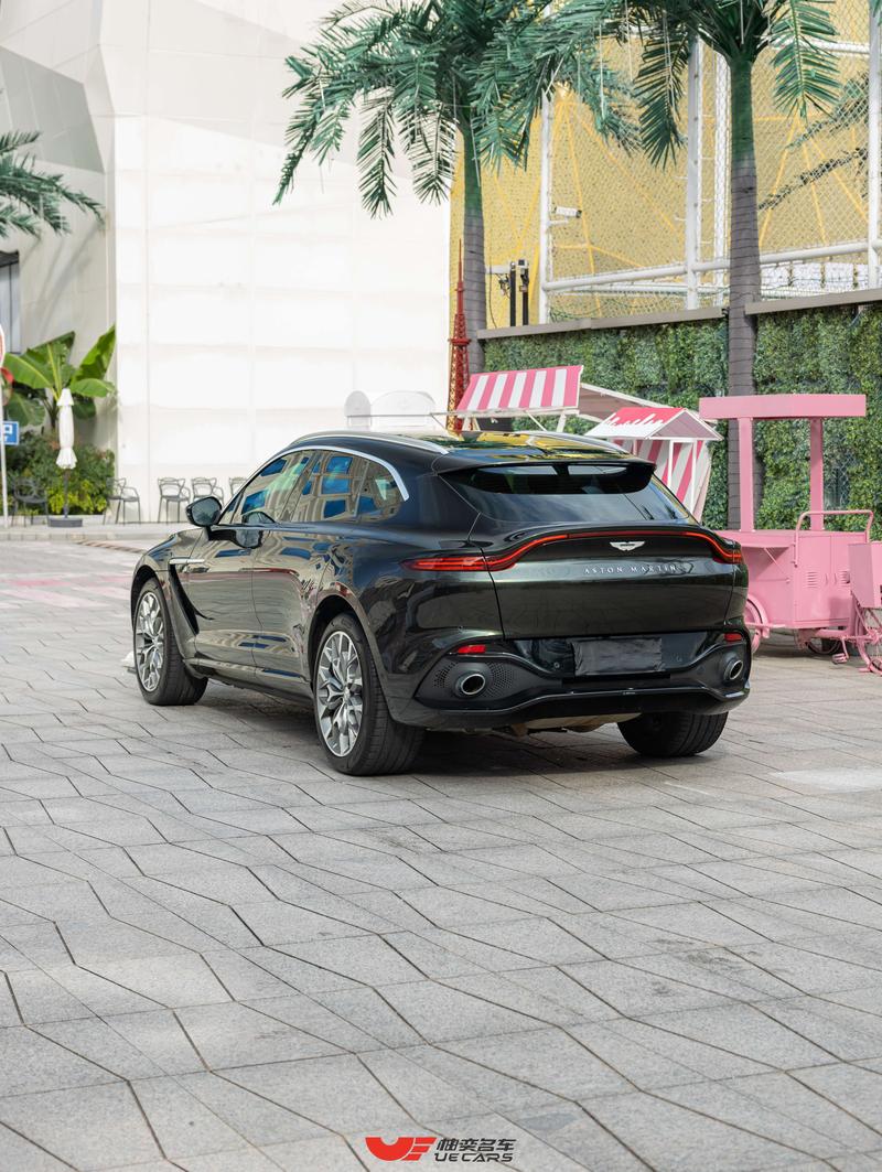 Aston Martin DBX, 2025 — фото 5 из 12