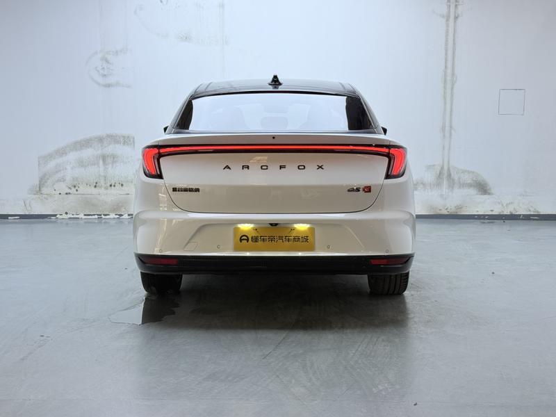 BAIC Arcfox Alpha S, 2023 — фото 6 из 12