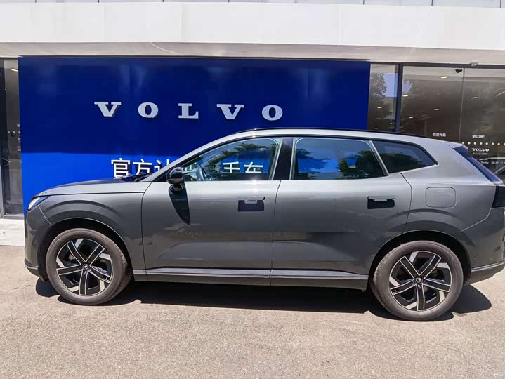 Volvo XC70 Hybrid, 2025 — фото 4 из 9