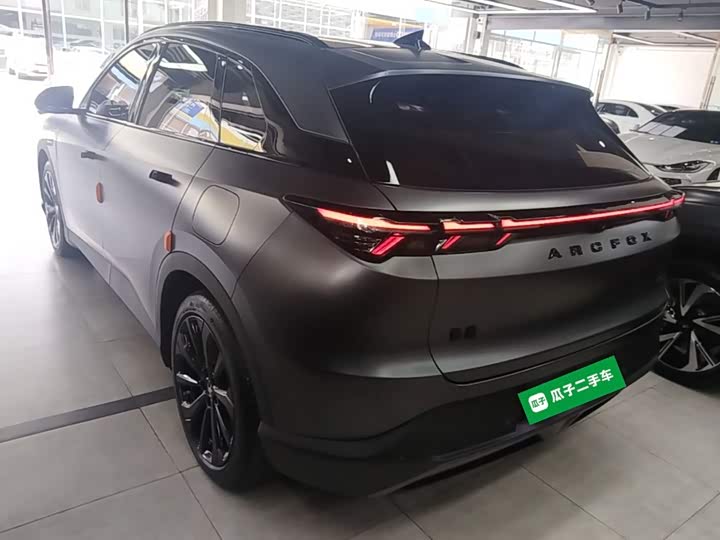 BAIC Arcfox Alpha T5, 2025 — фото 5 из 9